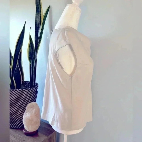 NWT Banana Republic Silver Sleeveless Blouse - Picture 2 of 6